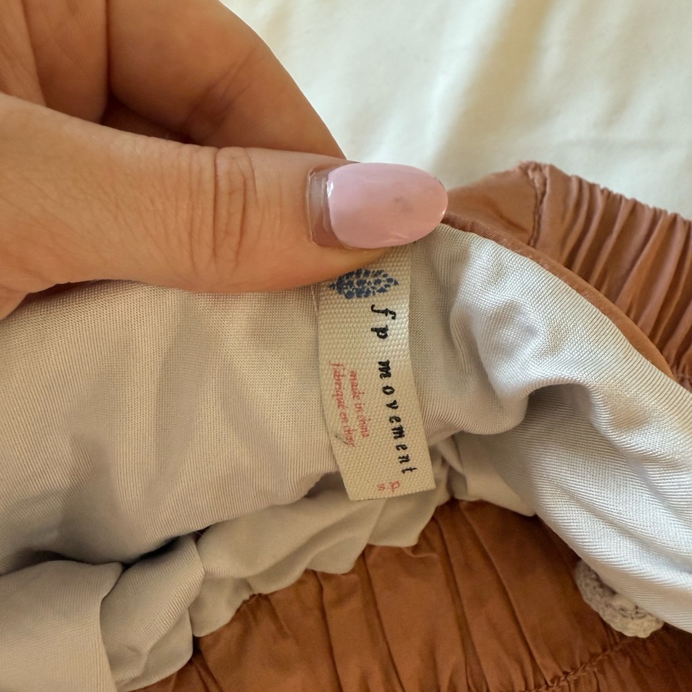 Free people movement shorts - Picture 2 of 3